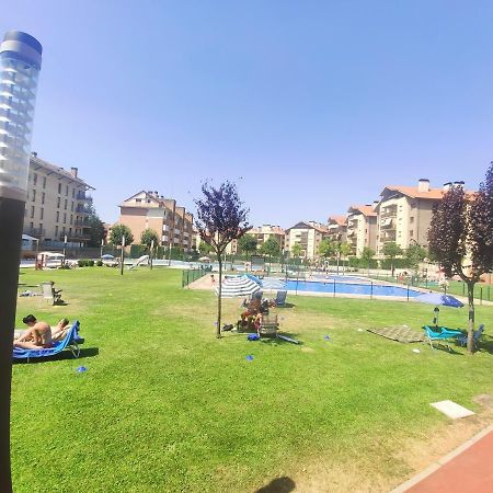 Апартаменты Apartamento Isabella Хака Экстерьер фото
